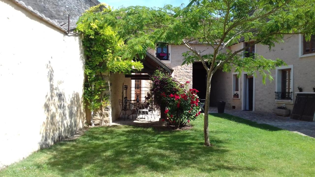 Ilot Bonheur Hotel Ury Bagian luar foto