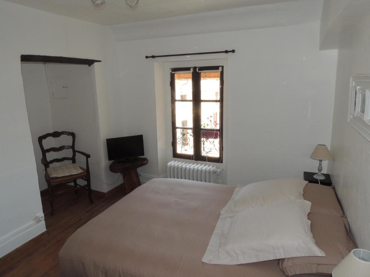 Ilot Bonheur Hotel Ury Bagian luar foto