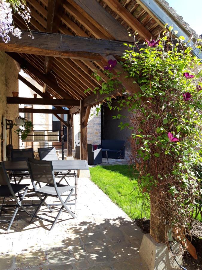 Ilot Bonheur Hotel Ury Bagian luar foto