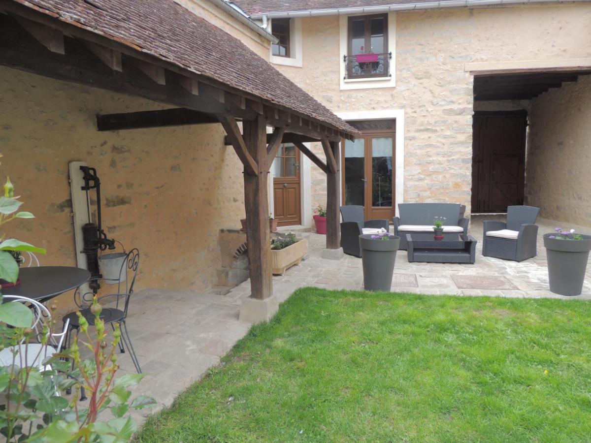 Ilot Bonheur Hotel Ury Bagian luar foto