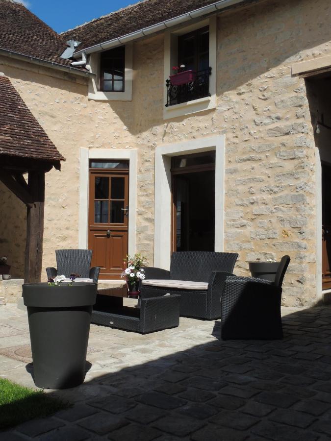 Ilot Bonheur Hotel Ury Bagian luar foto