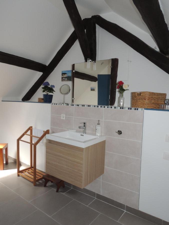 Ilot Bonheur Hotel Ury Bagian luar foto